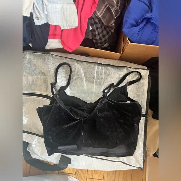 Athleta - Velvet & Spandex Crop Top - Picture 5 of 5